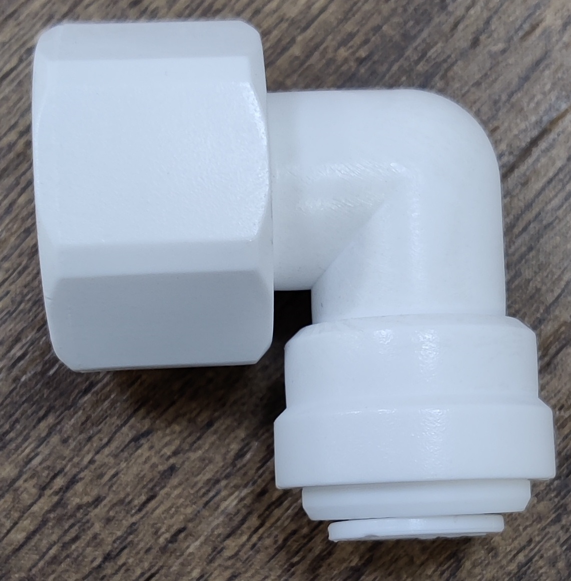 картинка Фитинг угловой QT-14D 3/8"трубка(f) x1/2"резьба(f) комплект 25 шт.